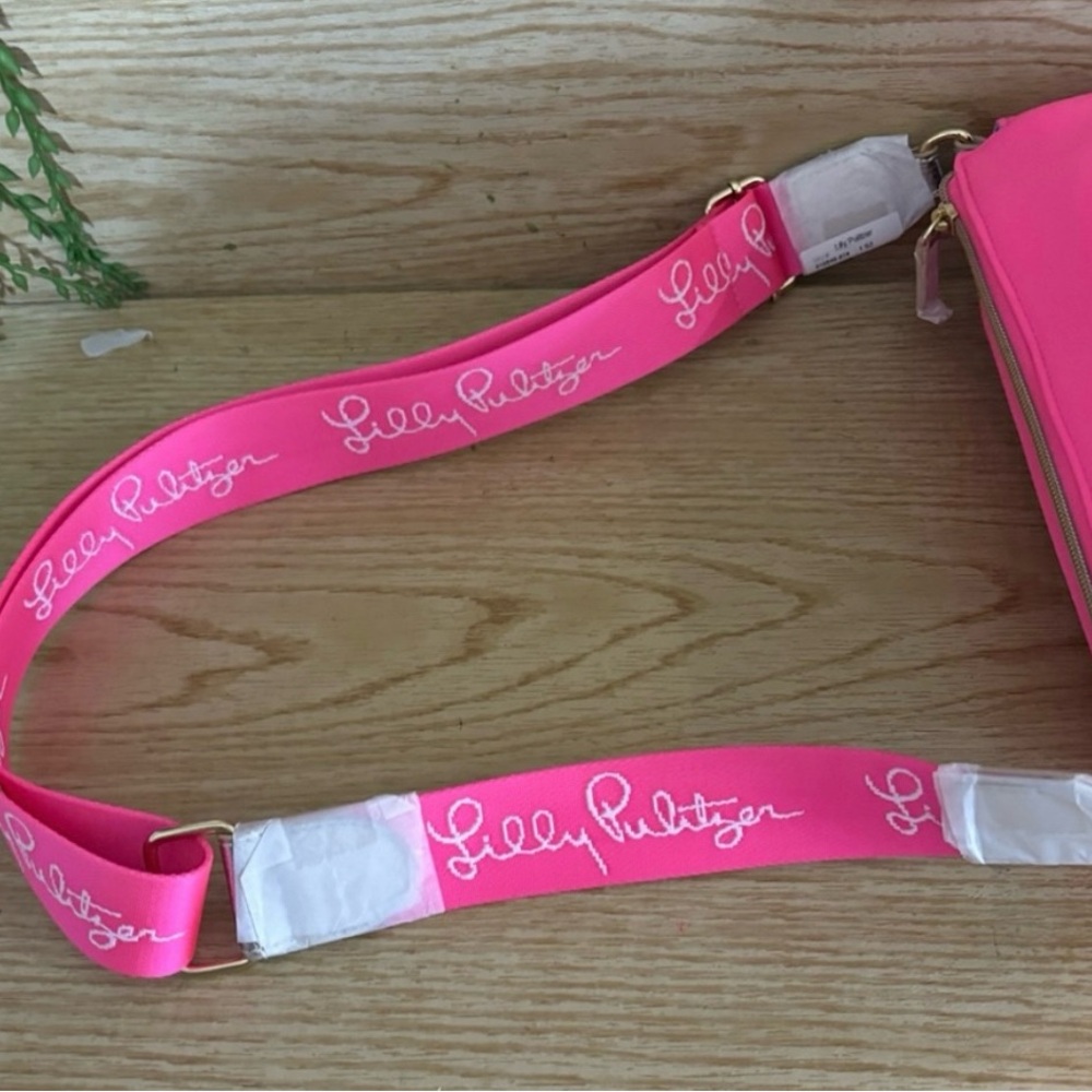 NWT Lilly Pulitzer Aura Pink Neoprene Crossbody Bag - Picture 12 of 14